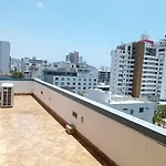 Acogedor apartamento con excelente vista al mar.